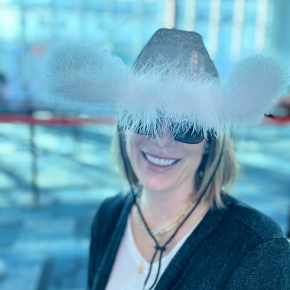 Cowboy hat - Picture 3 of 4